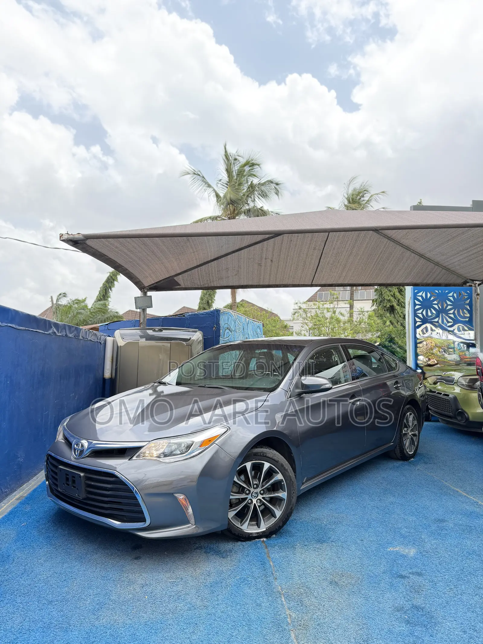 Toyota Avalon XLE Premium FWD Sedan (3.6L 6cyl 6A) 2016 Gray