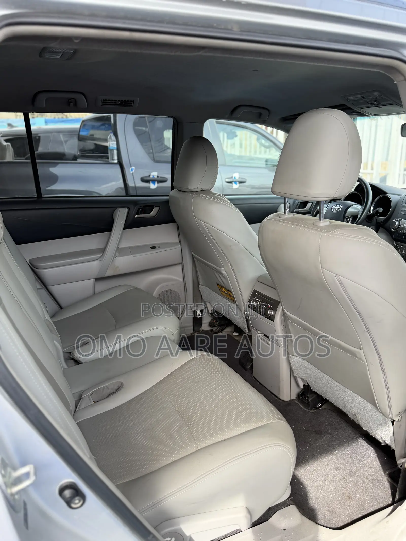 Toyota Highlander SE 2011 Silver