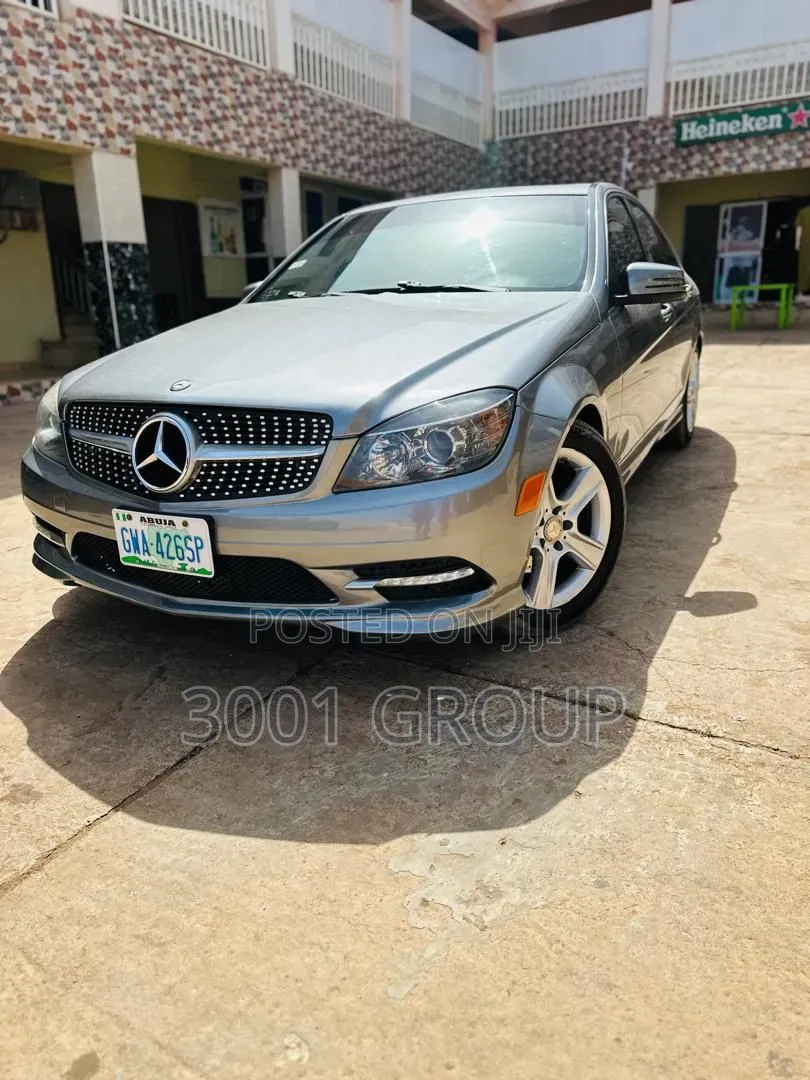 Mercedes-Benz C300 2011 Gray
