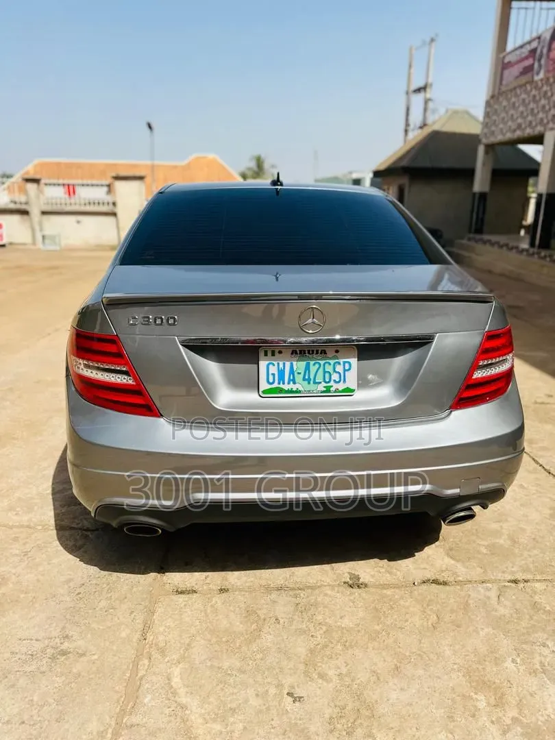 Mercedes-Benz C300 2011 Gray