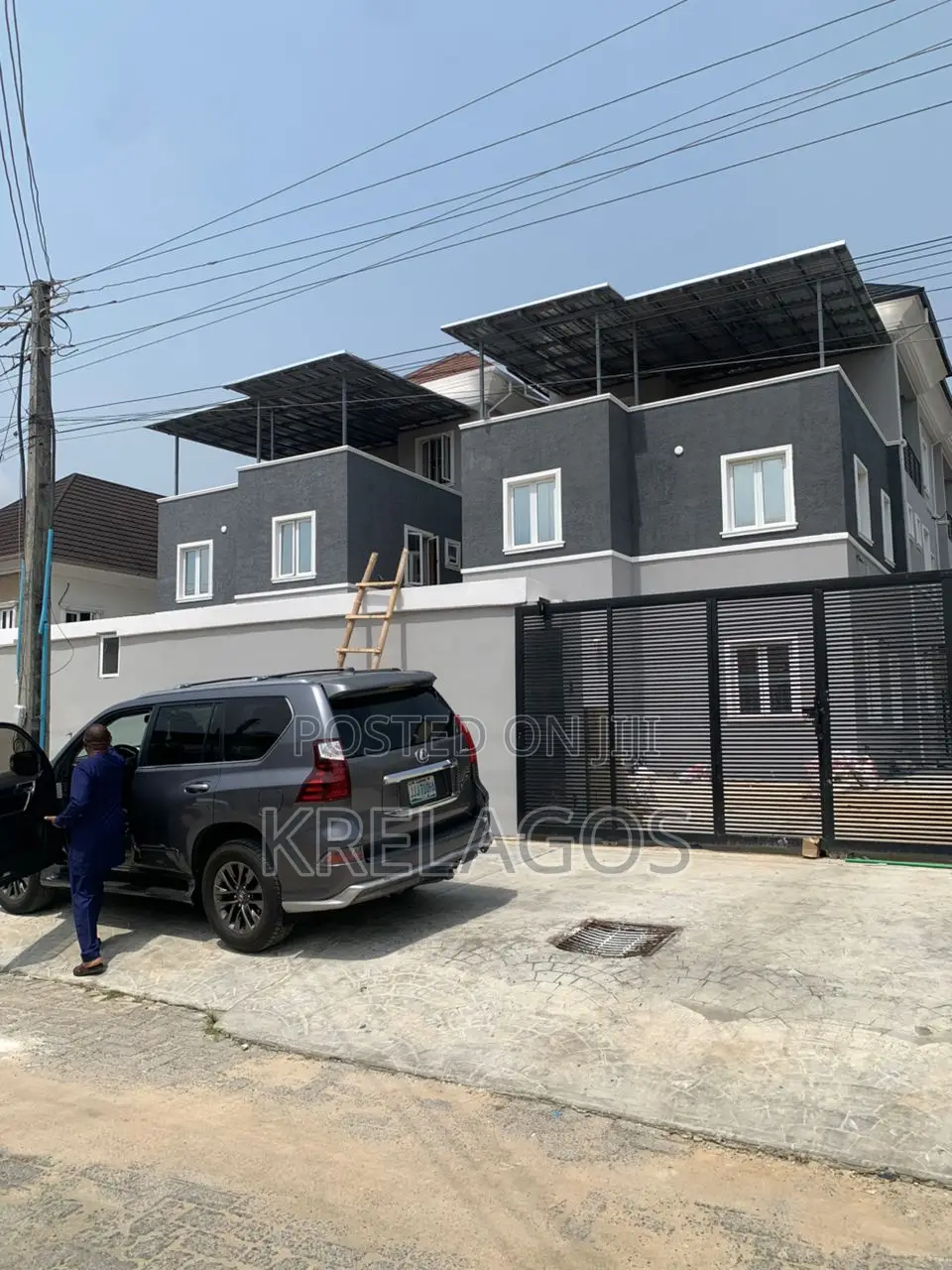 2bdrm Block of Flats in Lekki Phase 1 for sale