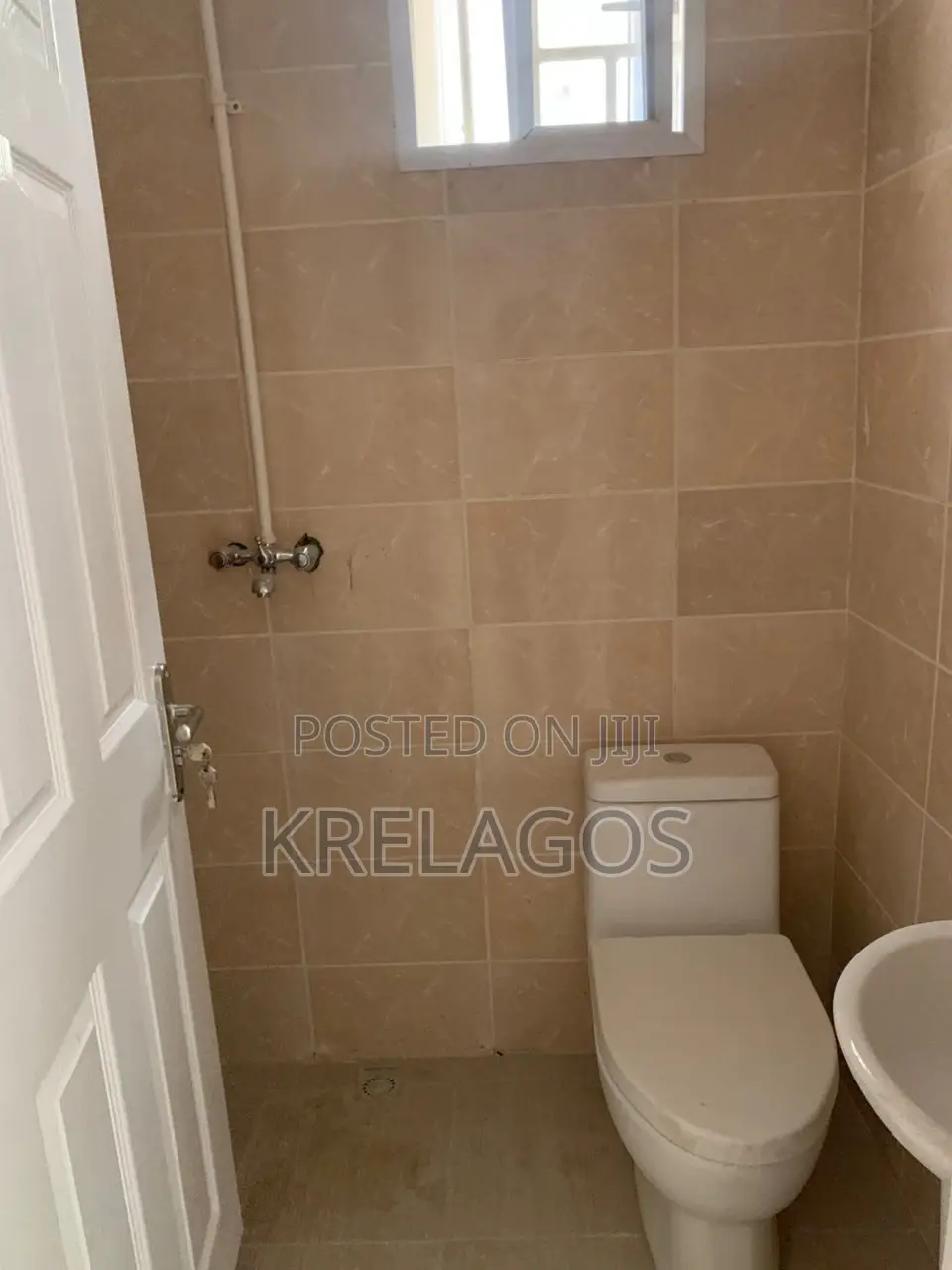2bdrm Block of Flats in Lekki Phase 1 for sale