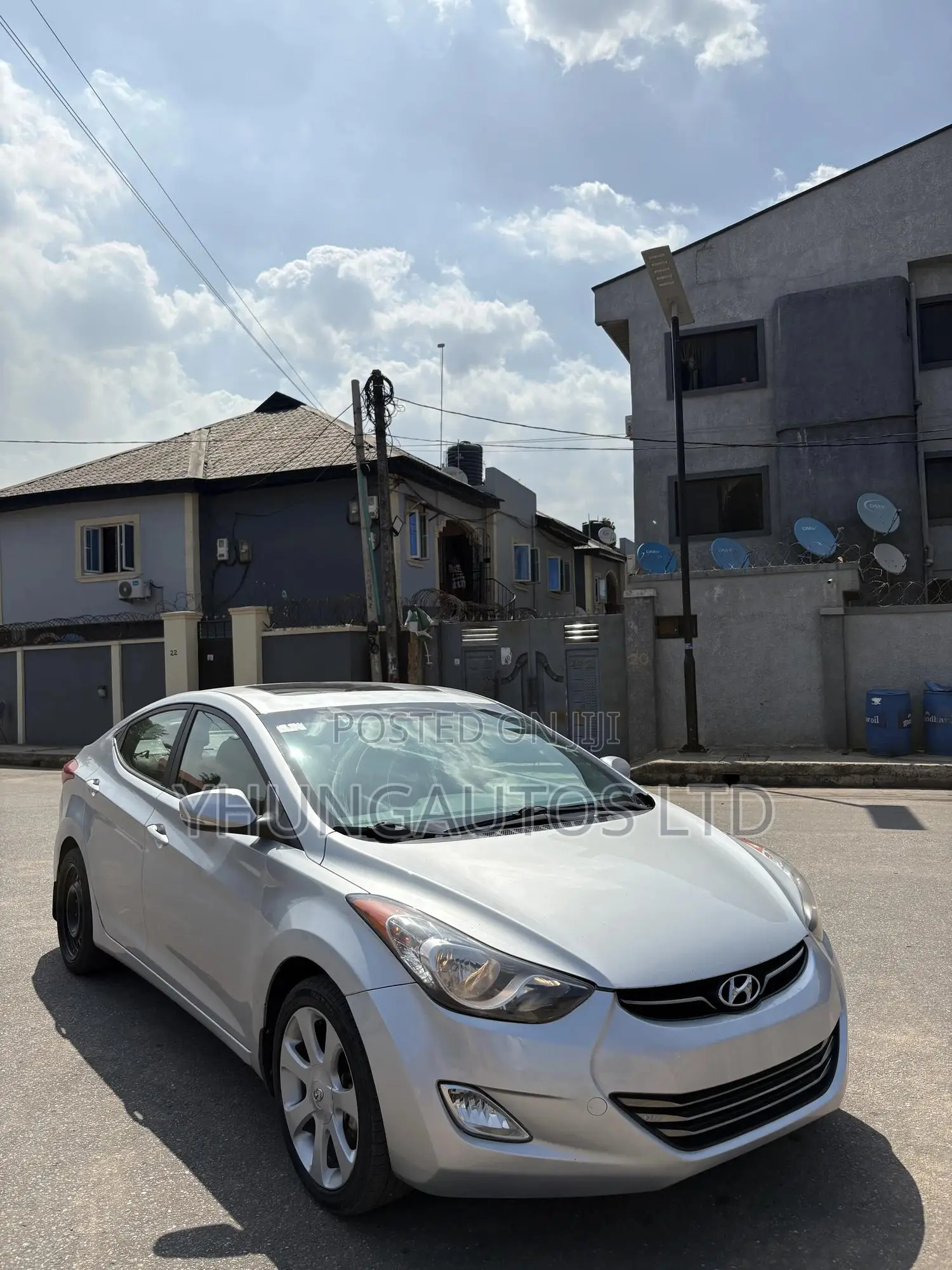 Hyundai Elantra Limited 2012 Silver