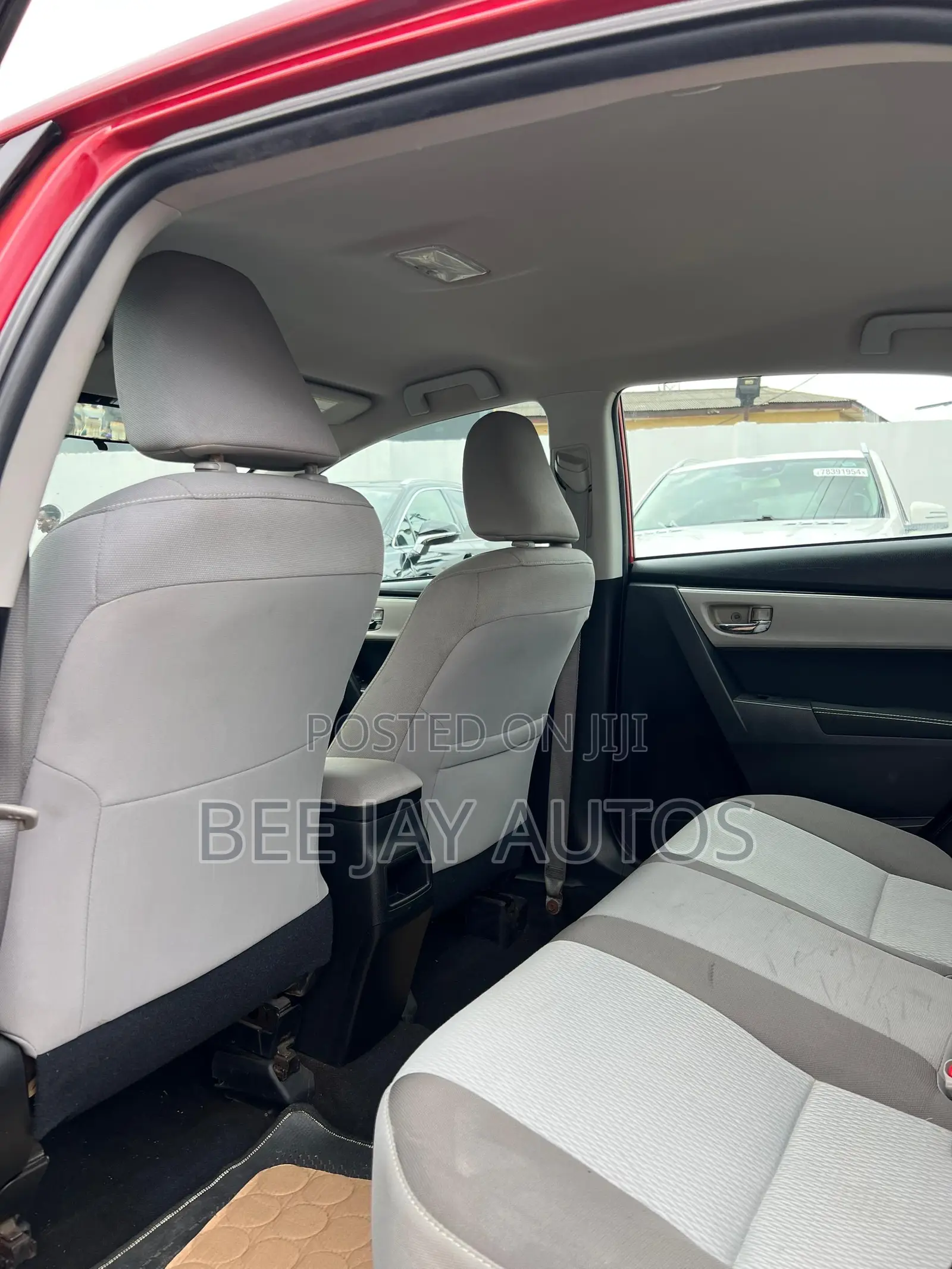 Toyota Corolla LE (1.8L 4cyl 2A) 2018 Red