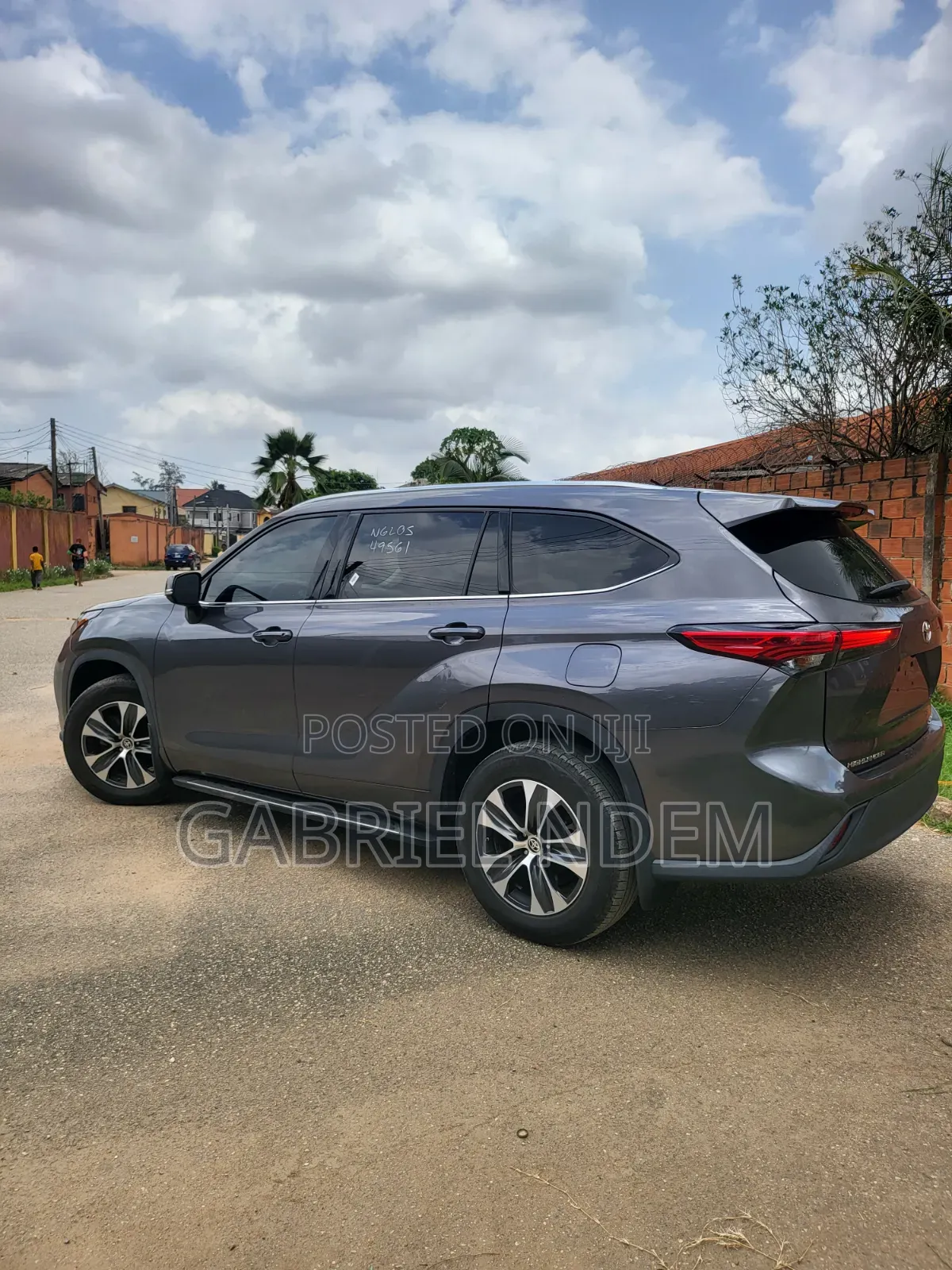 Toyota Highlander XLE 2021 Gray