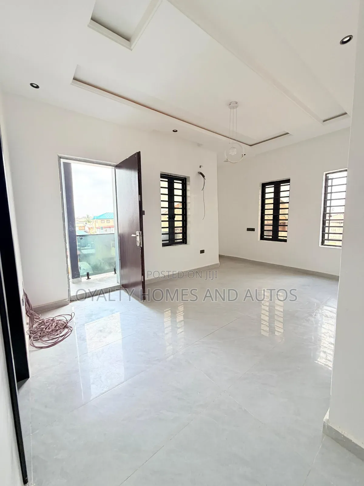 5bdrm Duplex in Airport Road / Ikeja for sale