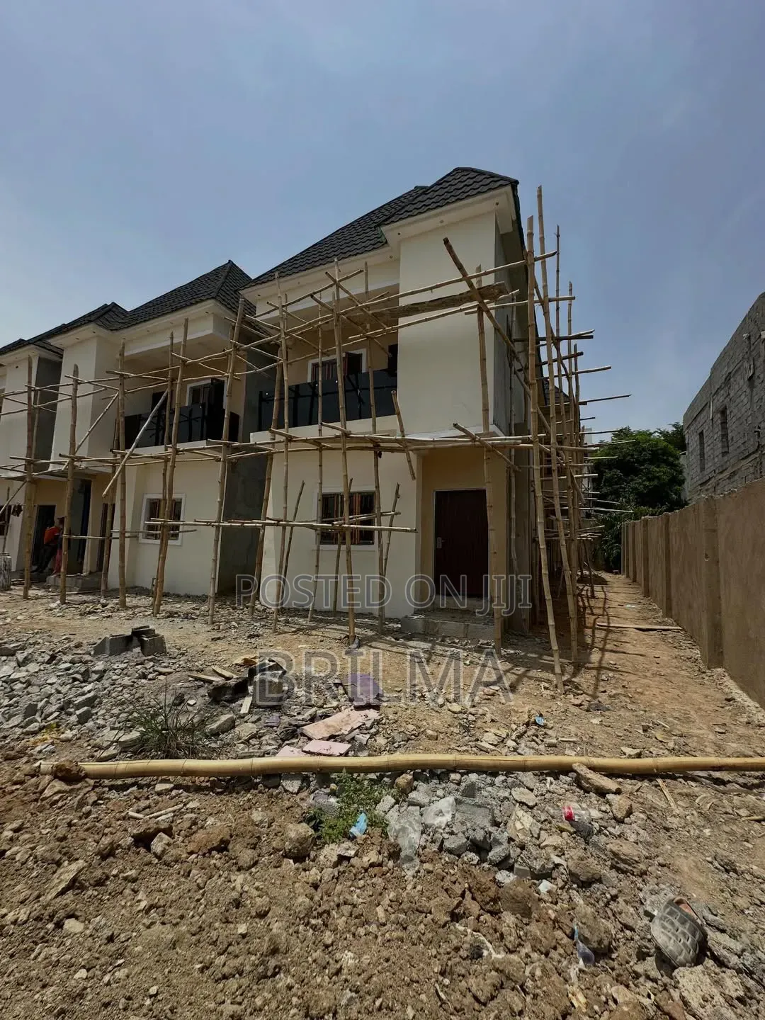 4bdrm Duplex in Dawaki for sale