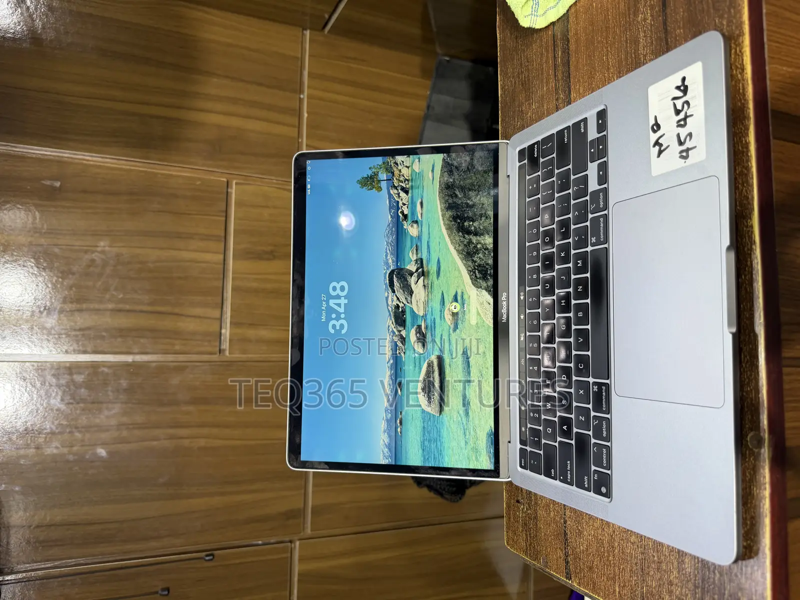 New Laptop Apple MacBook Pro 8GB Apple M2 SSD 512GB