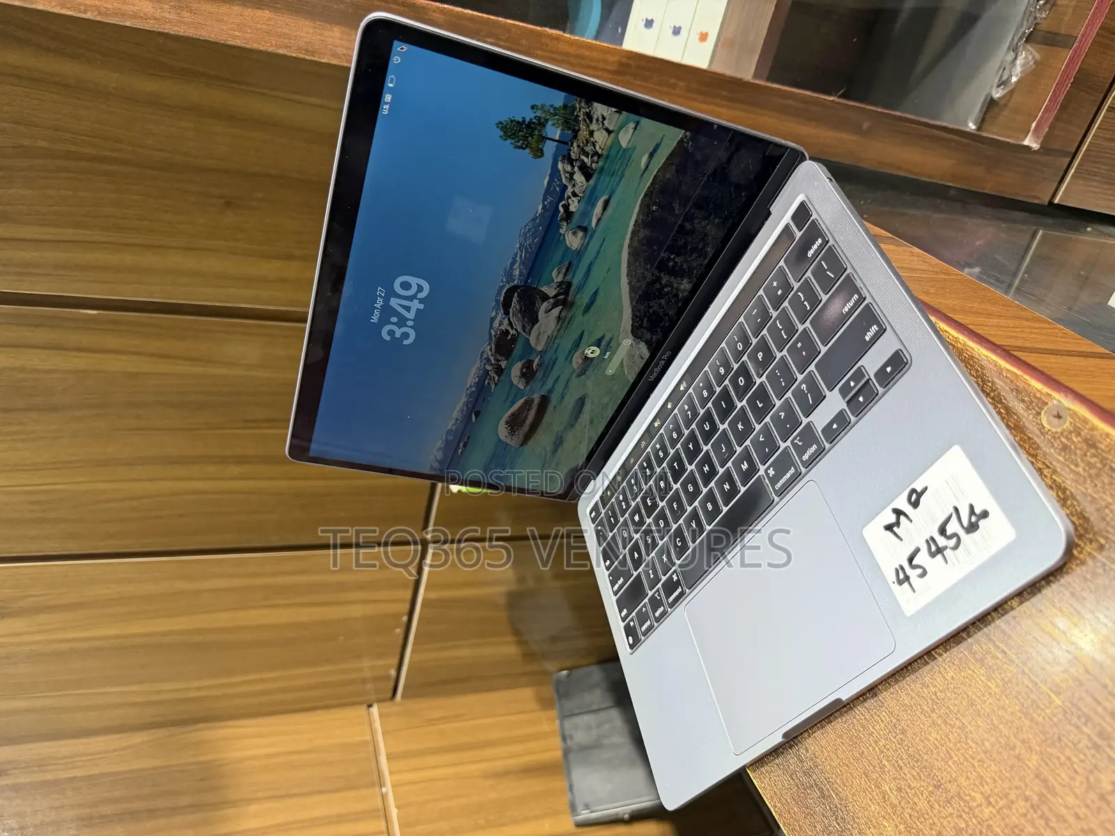 New Laptop Apple MacBook Pro 8GB Apple M2 SSD 512GB