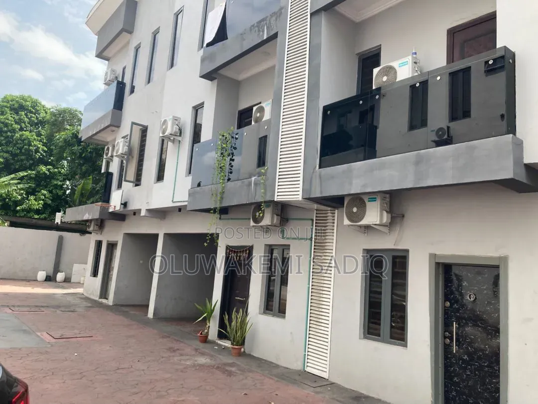4bdrm Duplex in Shonibare Estate for rent