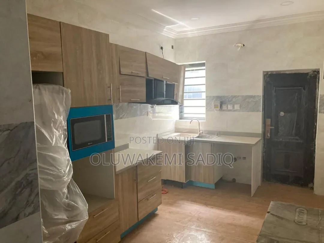 4bdrm Duplex in Shonibare Estate for rent