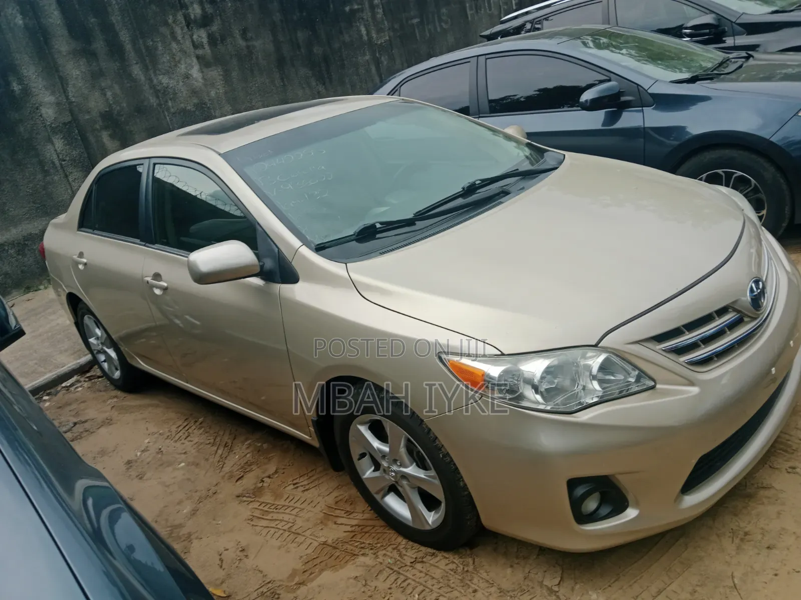Toyota Corolla LE 4dr Sedan (1.8L 4cyl 4A) 2013 Gold