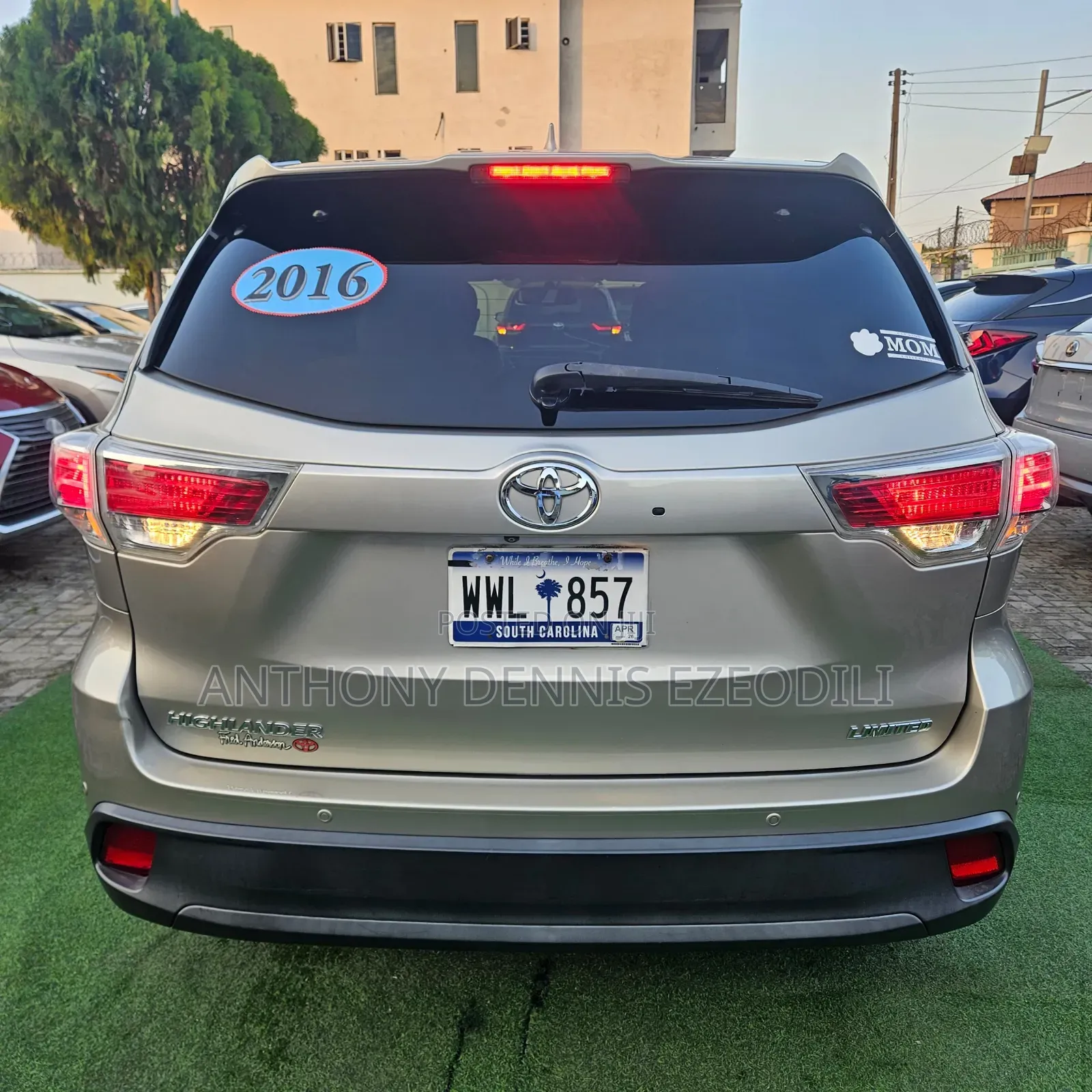 Toyota Highlander Limited V6 4x4 (3.5L 6cyl 6A) 2016 Gold