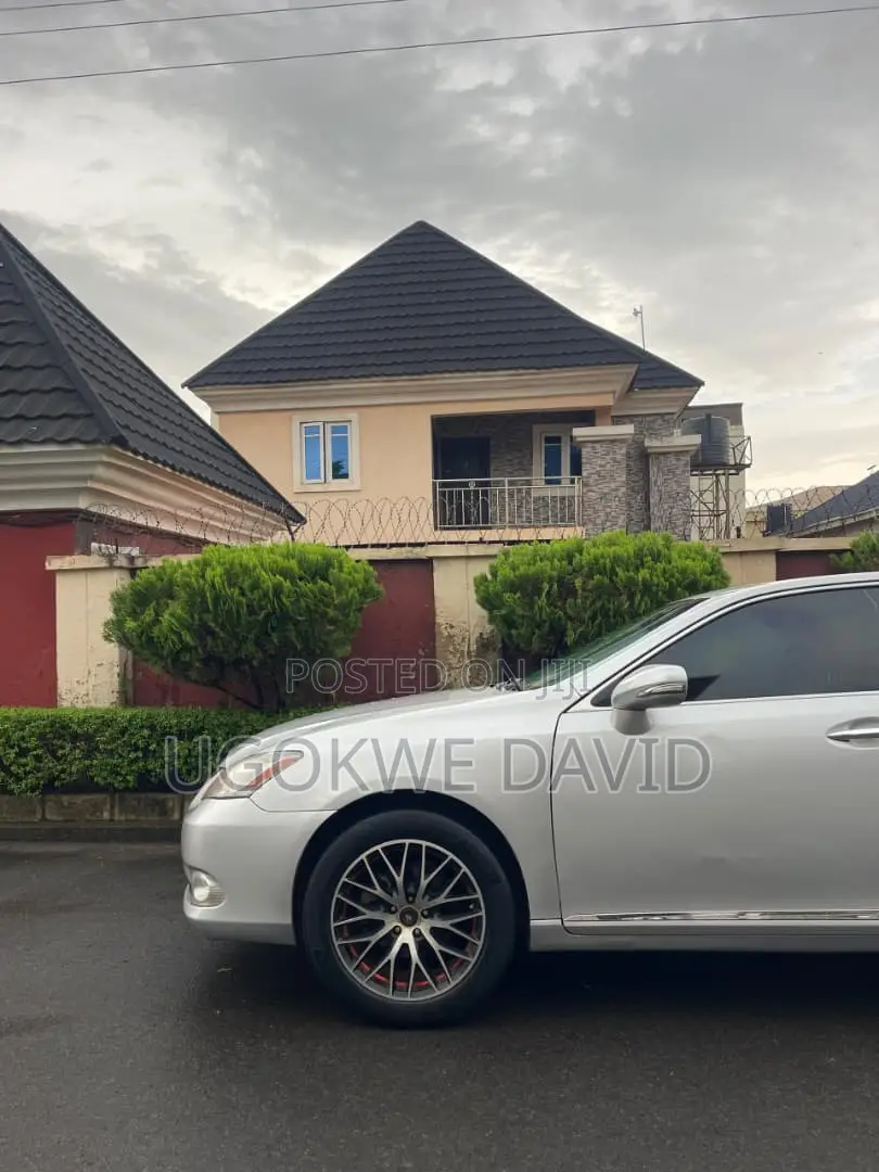 Lexus ES 2012 Silver