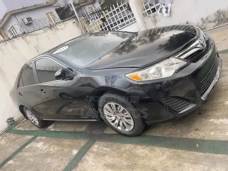 Toyota Camry LE 4dr Sedan (2.5L 4cyl 6A) 2014 Blue