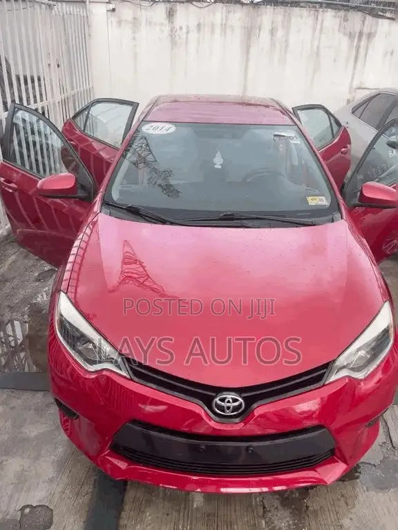 Toyota Corolla LE 4dr Sedan (1.8L 4cyl CVT) 2014 Red