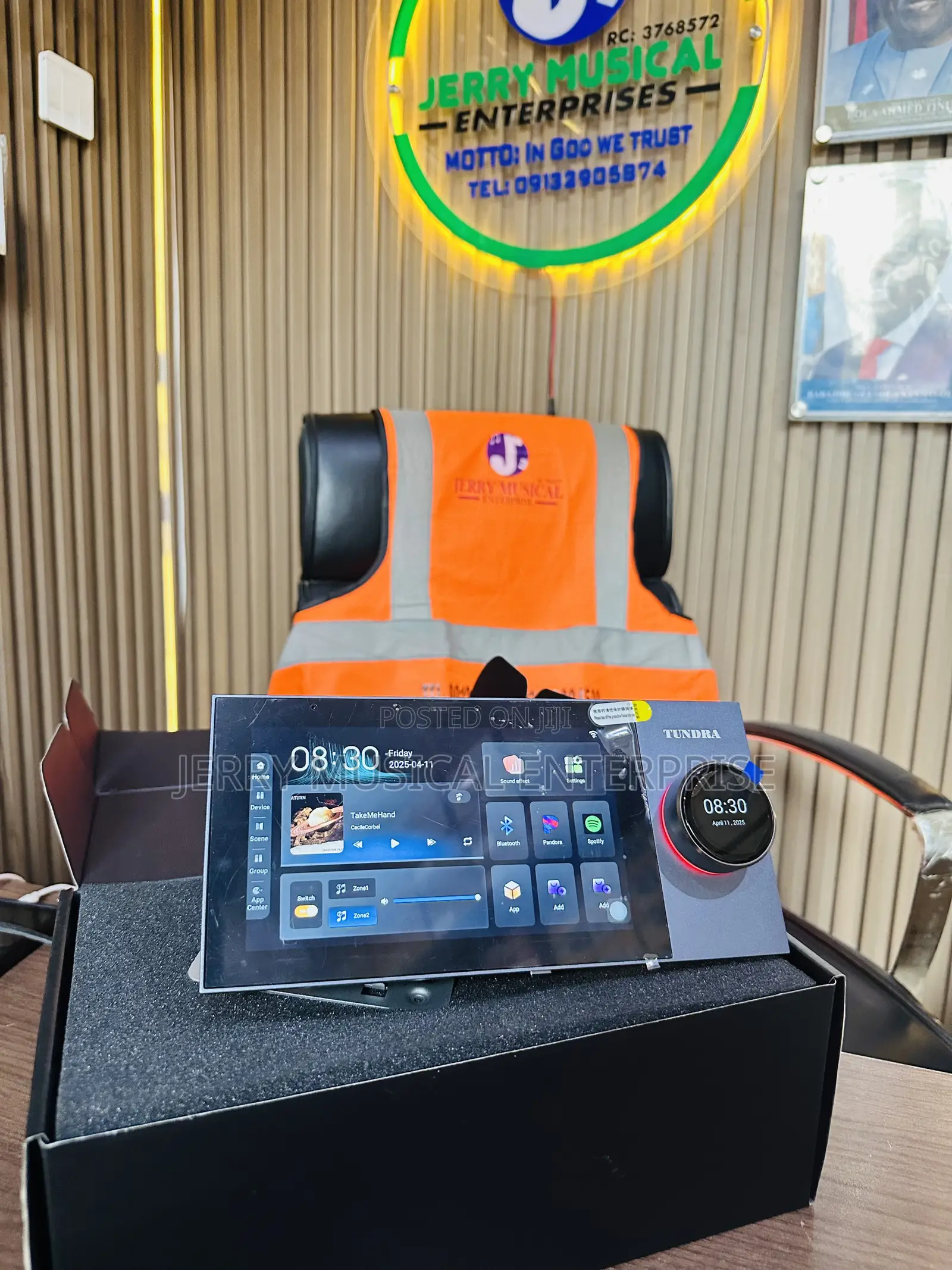 8inches Smart in Wall Amplifier for Smarthome Automation