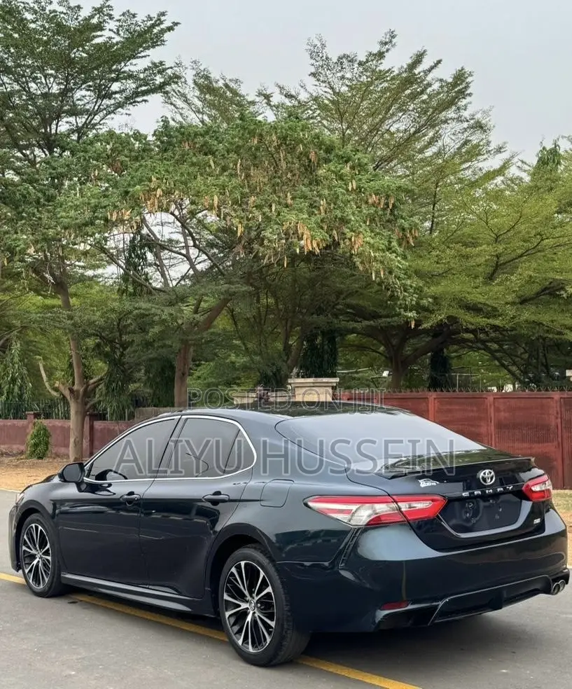 Toyota Camry 2018 Gray