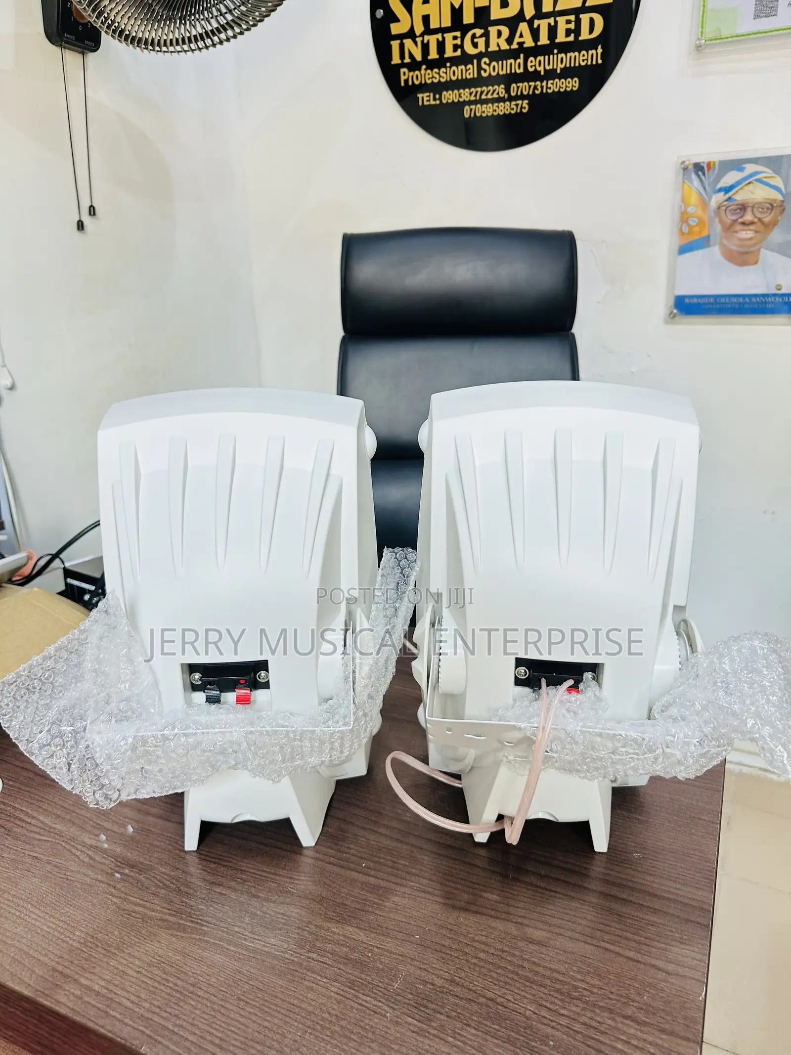 JBL Hanging Speakers for Swimming Pool Bar Restaurant Etc