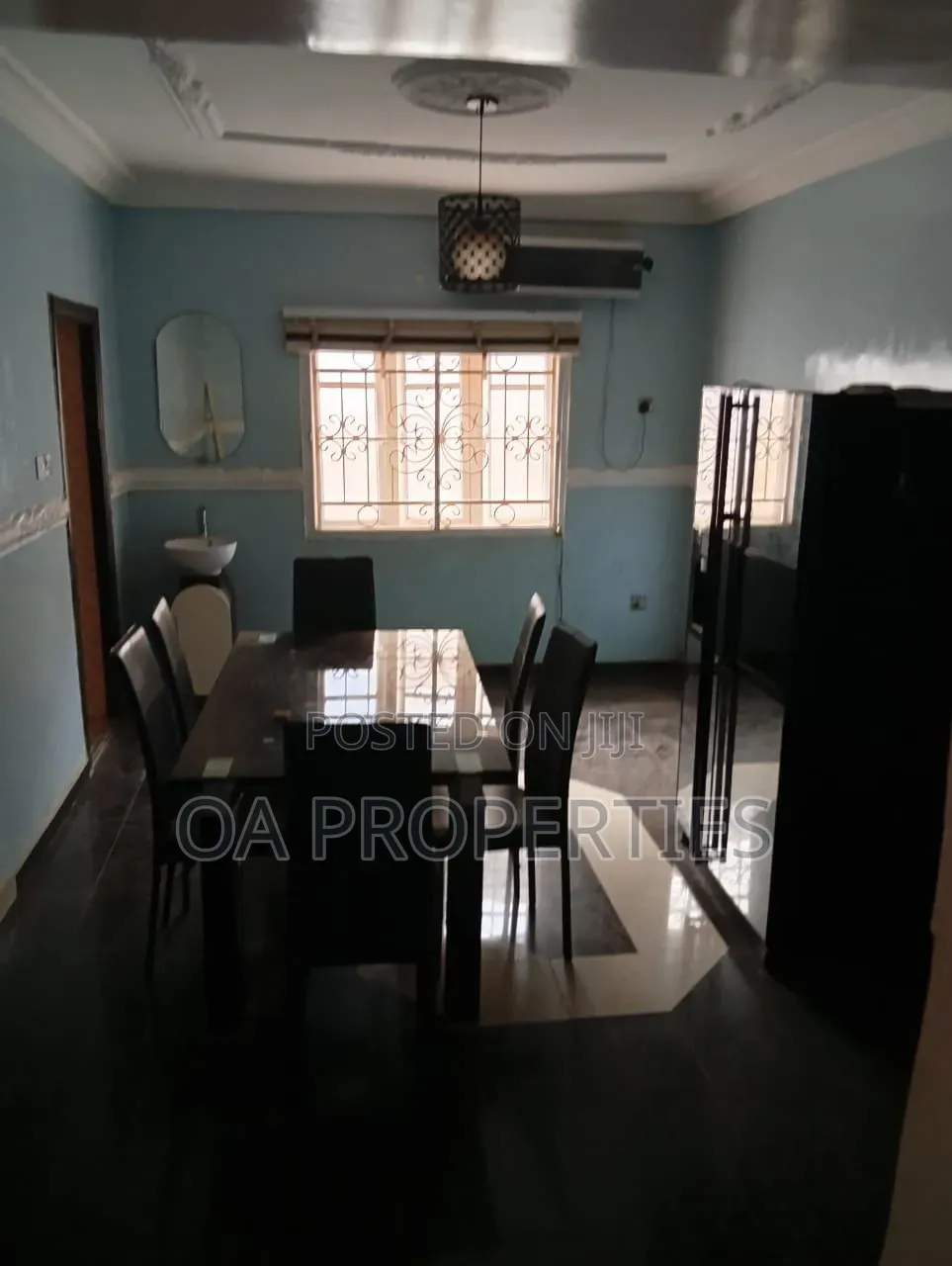 5bdrm Duplex in Sharp Corner, for rent