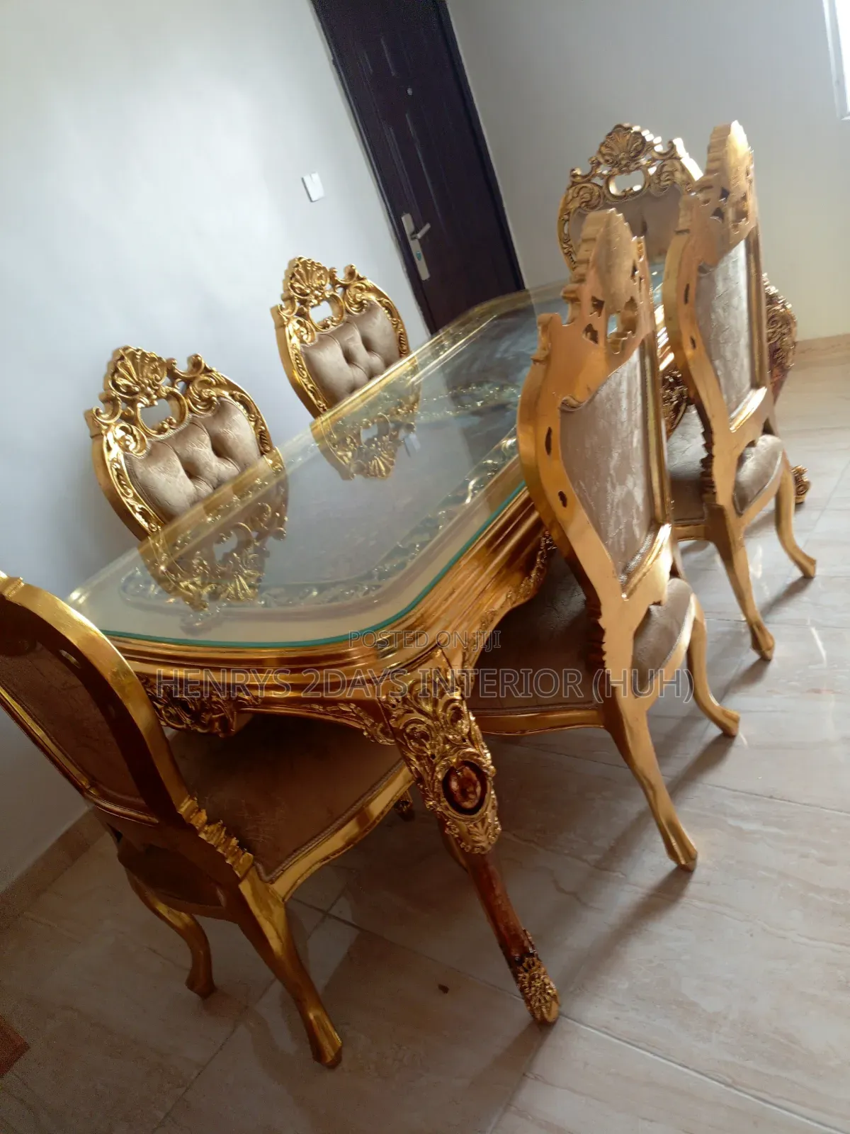 Royal Dining Table With Chairs