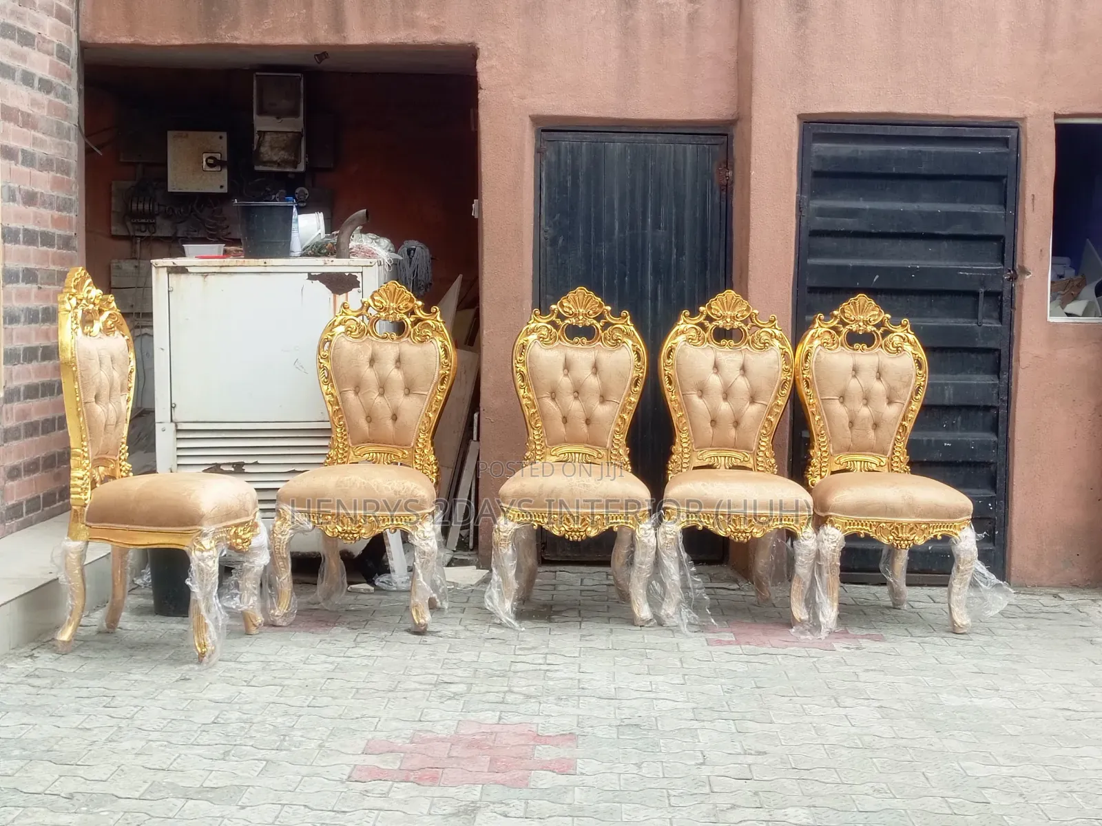 Royal Dining Table With Chairs