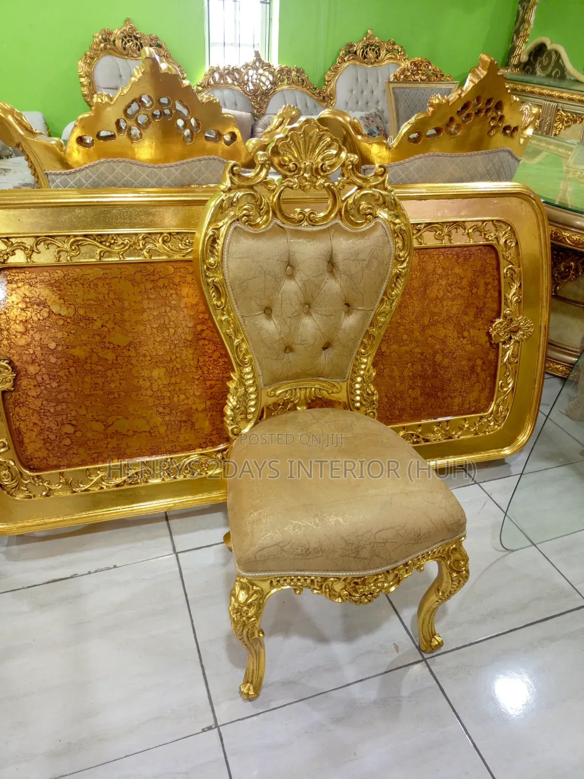 Royal Dining Table With Chairs