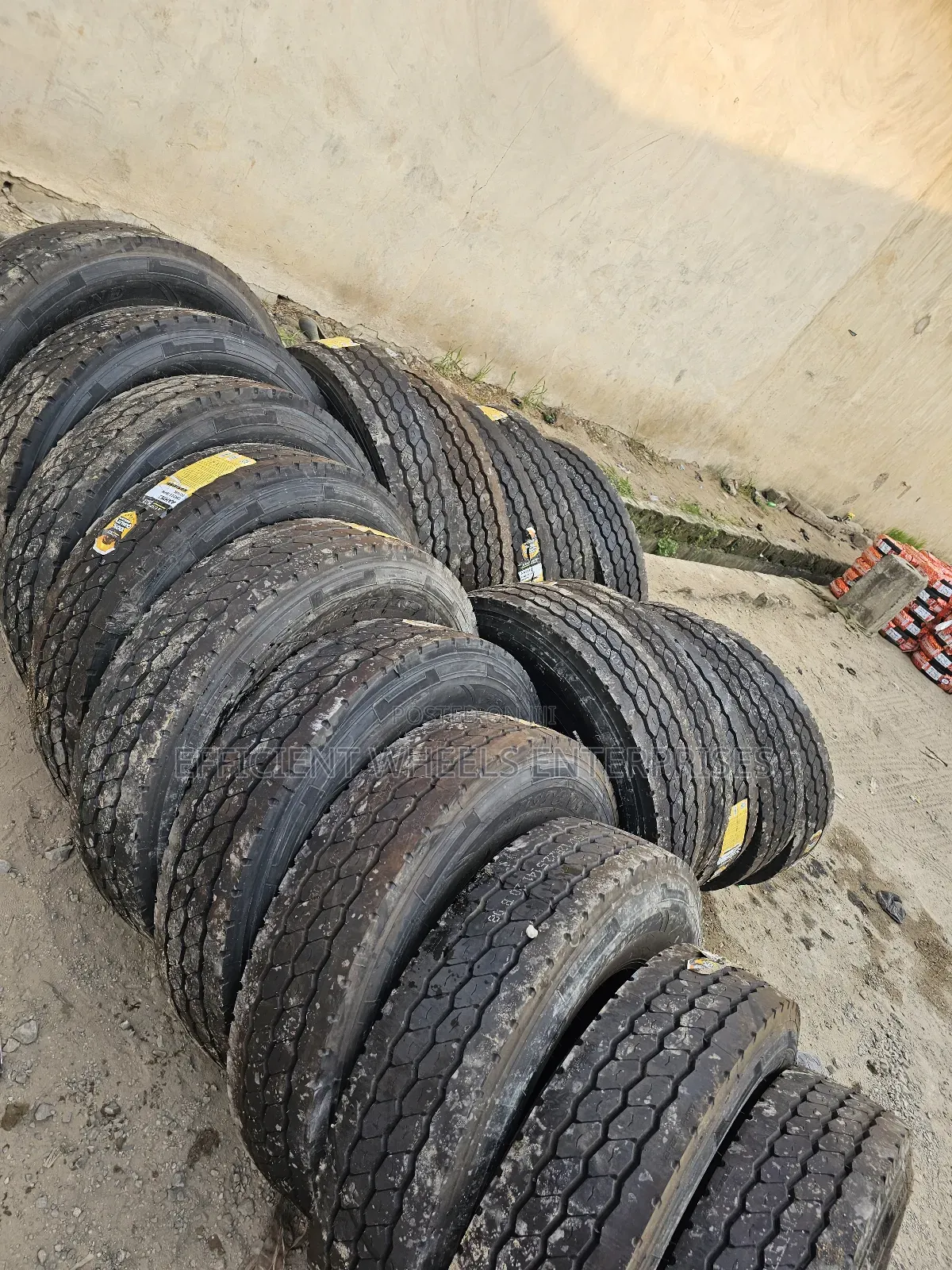 12r22.5 Austone