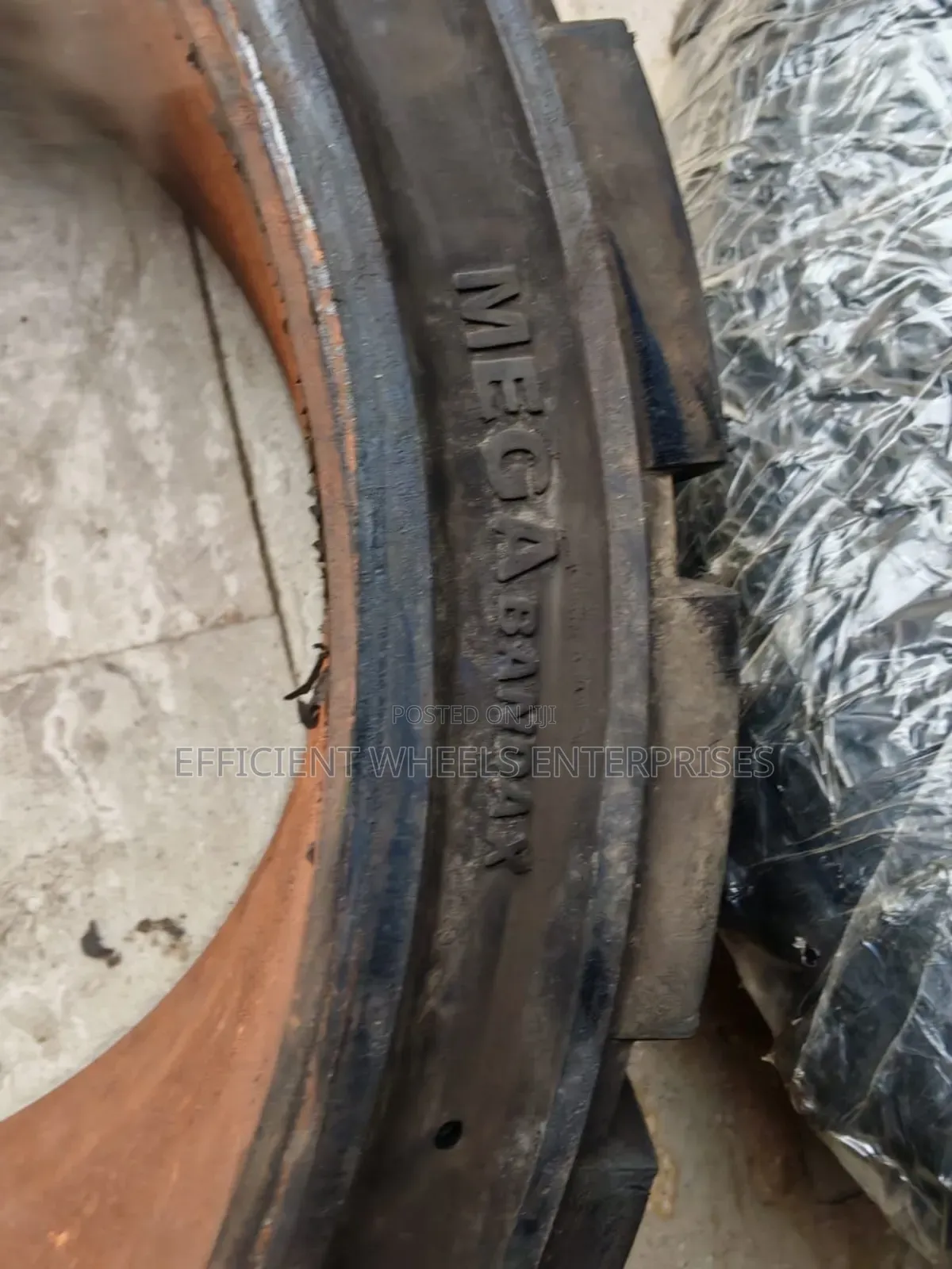 22x9-16 Mega Bandax