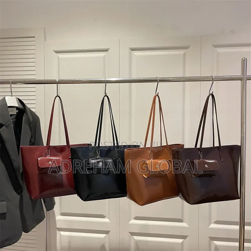 Becca Quality Glossy Patent Leather Tote Bag With Mini Purse