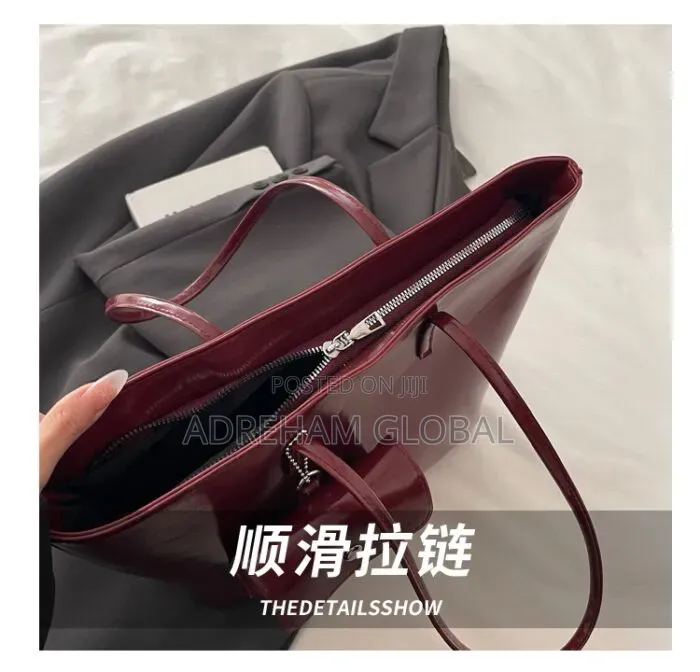 Becca Quality Glossy Patent Leather Tote Bag With Mini Purse