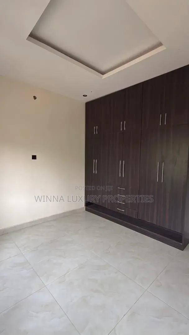 5bdrm Duplex in Around Nizamiya, Idu for sale
