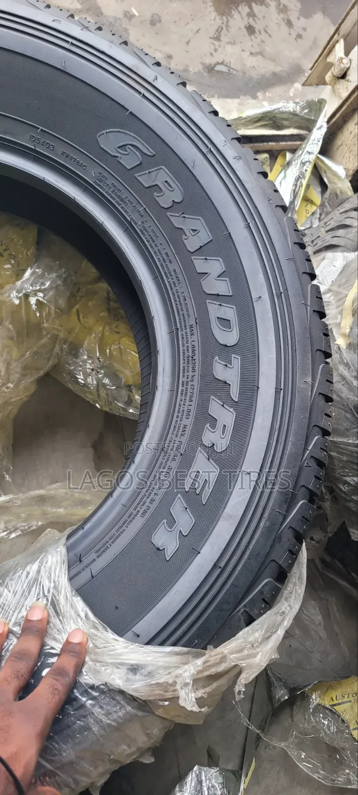 Brand New Dunlop Grandtrek At22 - 285/65r17 - All-Terrain (Set/Single)