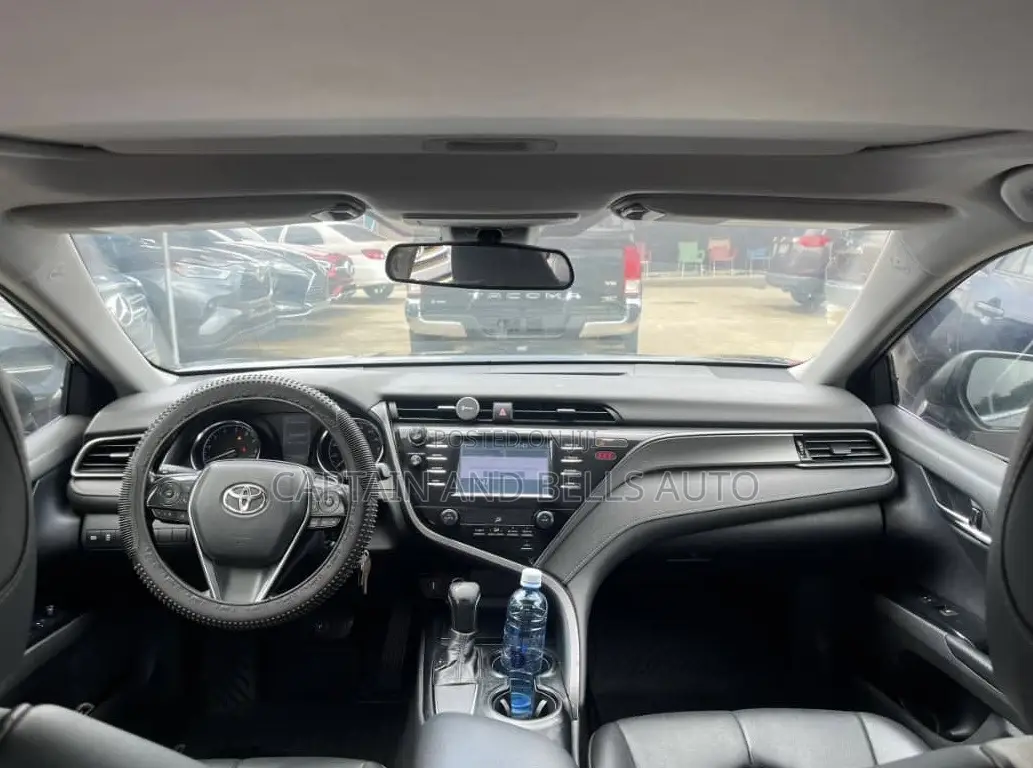 Toyota Camry SE Nightshade FWD 2020 Black