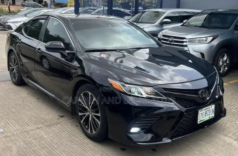 Toyota Camry SE Nightshade FWD 2020 Black