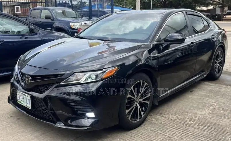 Toyota Camry SE Nightshade FWD 2020 Black