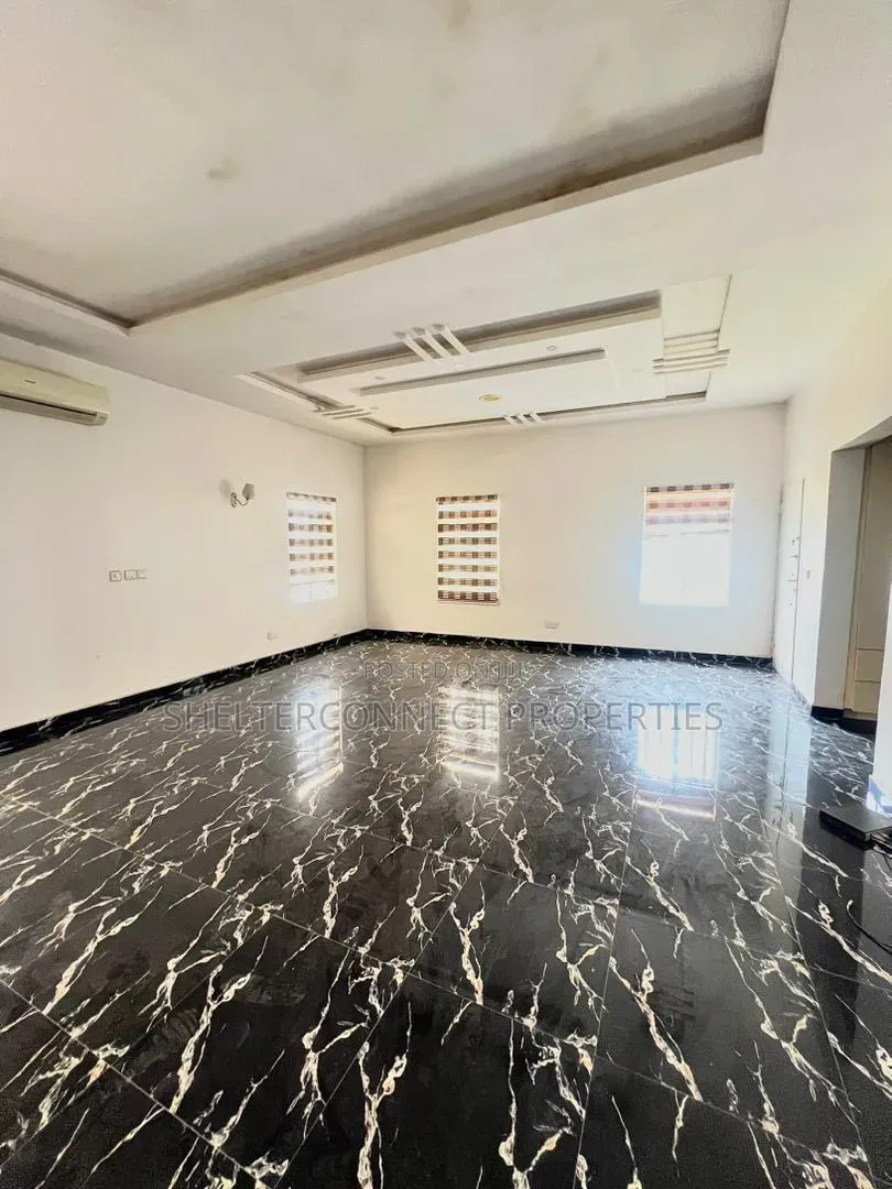 5bdrm Duplex in Ikate for sale