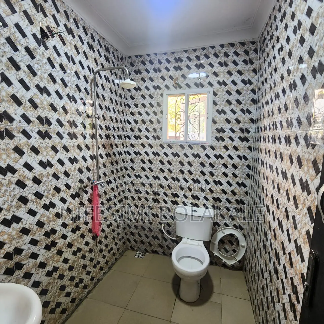 3bdrm Bungalow in Omi Adio for sale