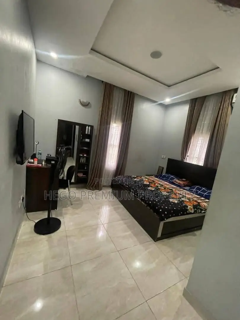 5bdrm Duplex in Majesty Estate,, Uzoba for sale