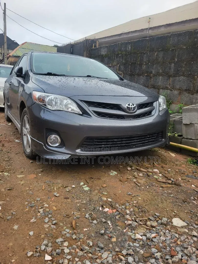 Toyota Corolla S 4dr Sedan (1.8L 4cyl 4A) 2013 Gray