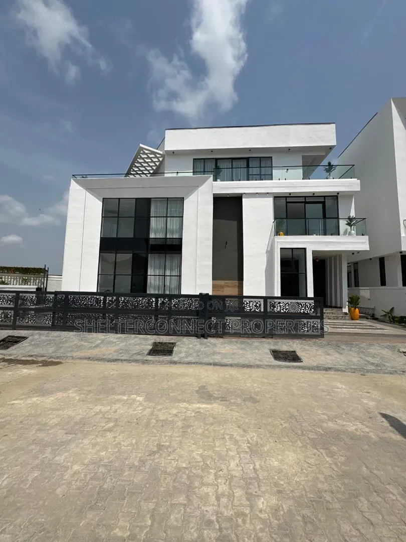 6bdrm Duplex in Chevron for sale