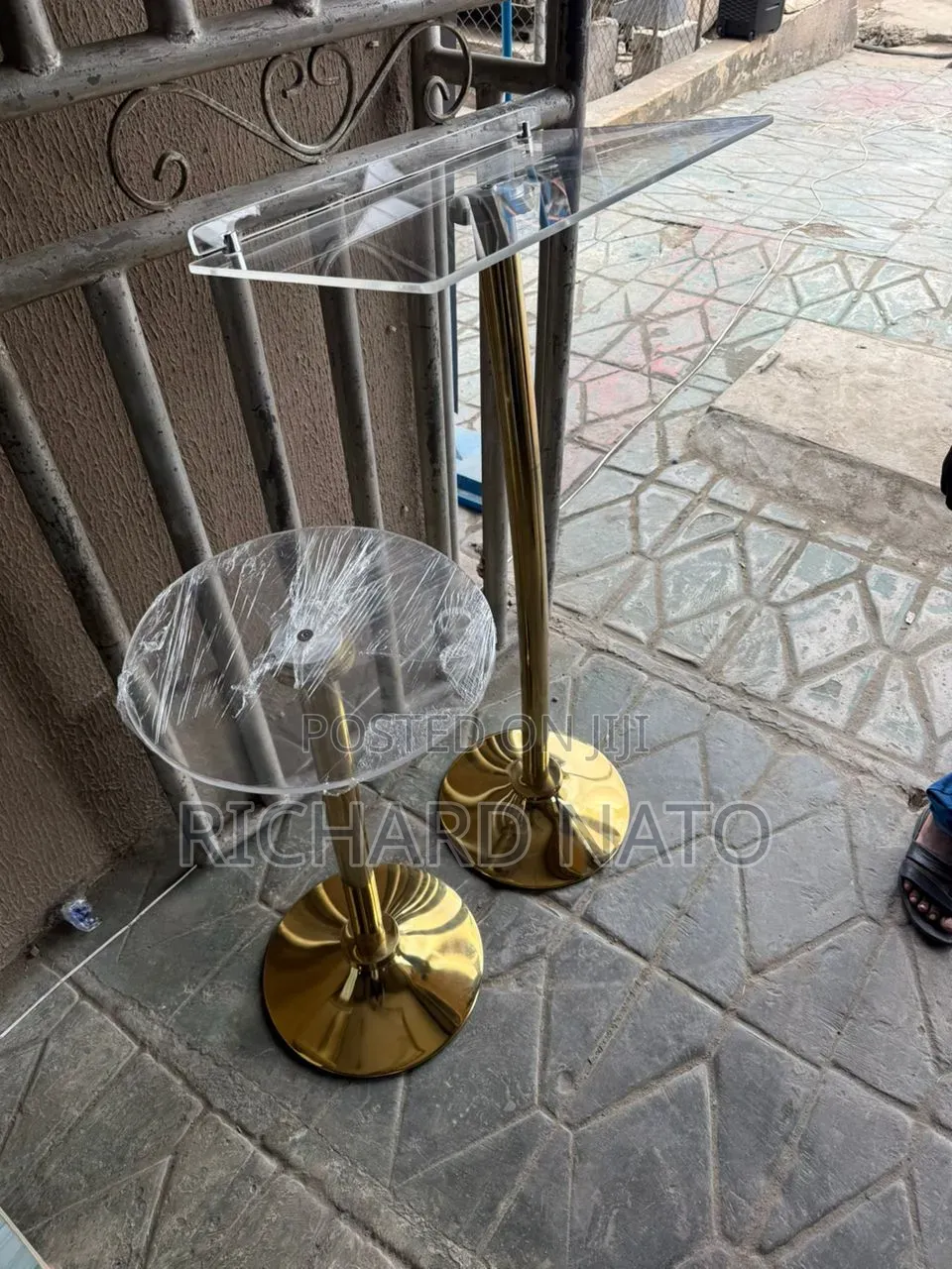 Sweet Word Pulpit Acrylic Golden Single Pole