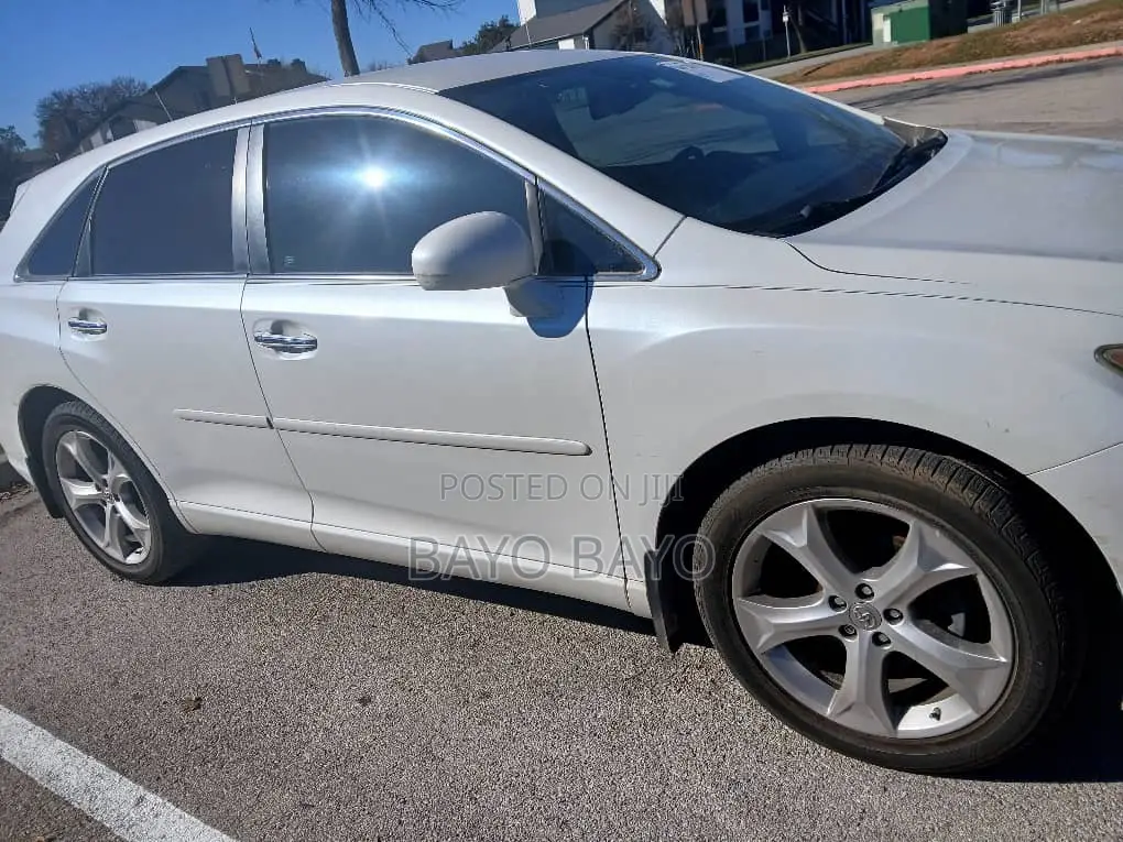 Toyota Venza Limited 2010 White