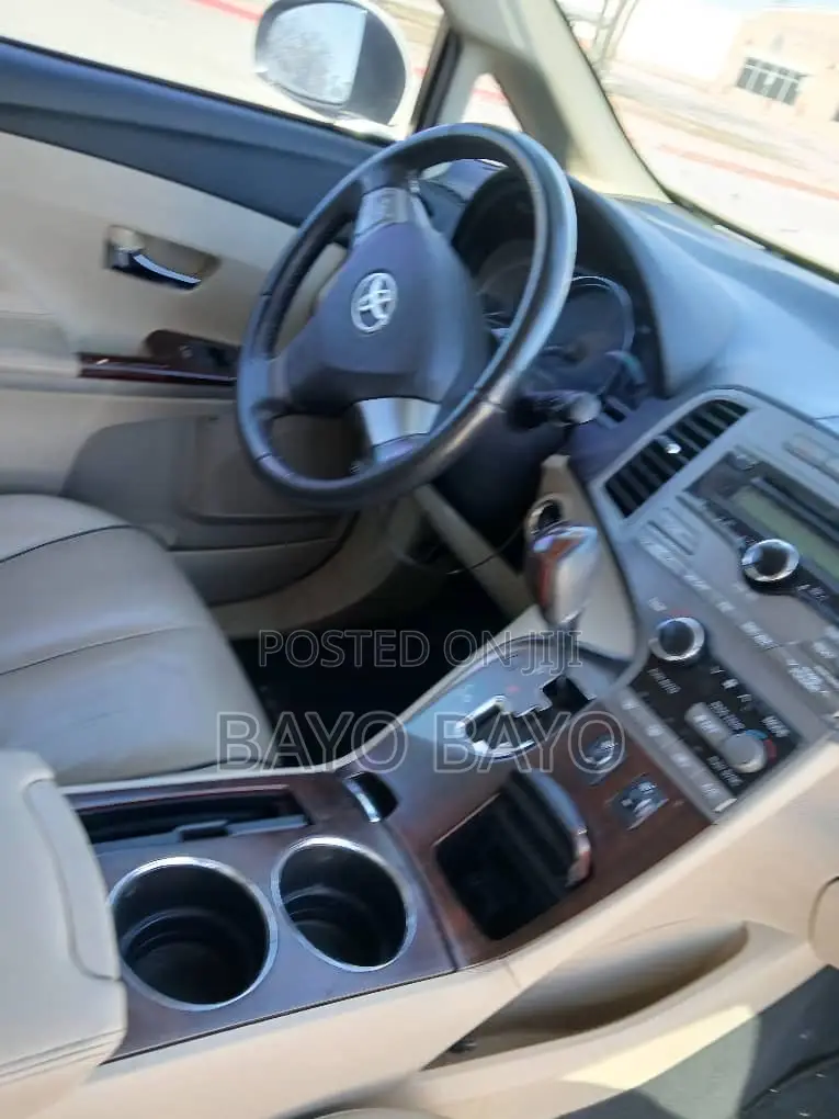 Toyota Venza Limited 2010 White