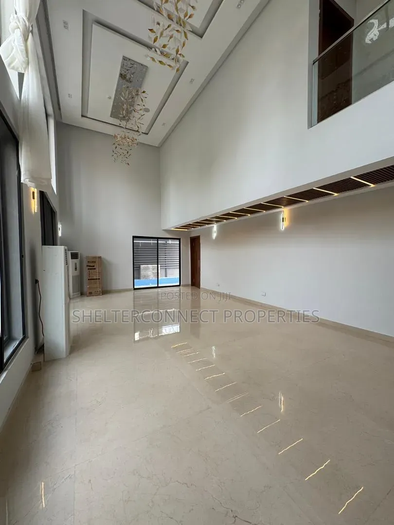 6bdrm Duplex in Banana Island for sale