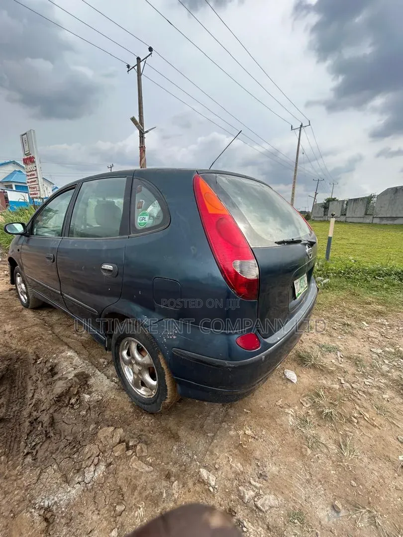 Nissan Almera Tino 2002 Blue