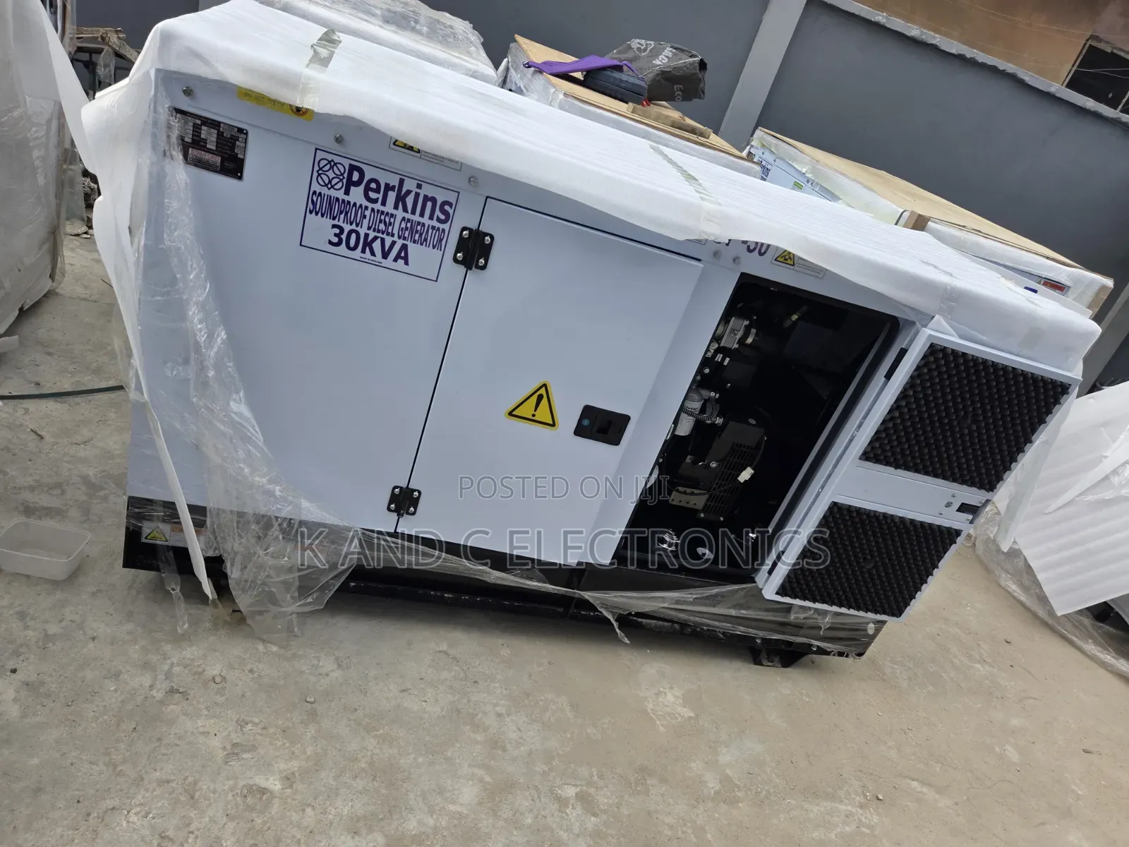 Uk Standard 30kva Perkins Diesel Soundproof Generator