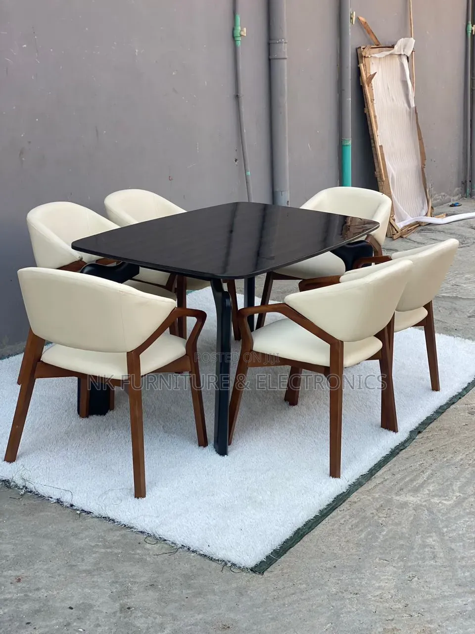 Pure Luxury Dining Set by Six