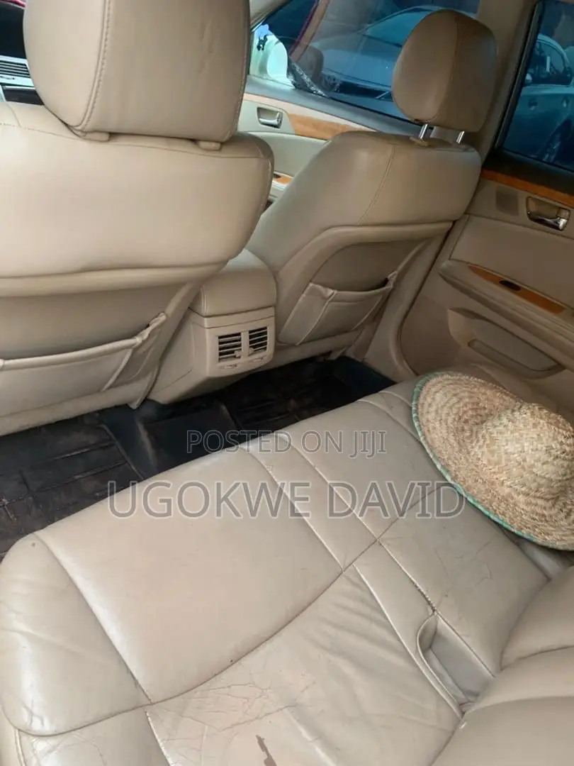 Toyota Avalon 2010 Silver