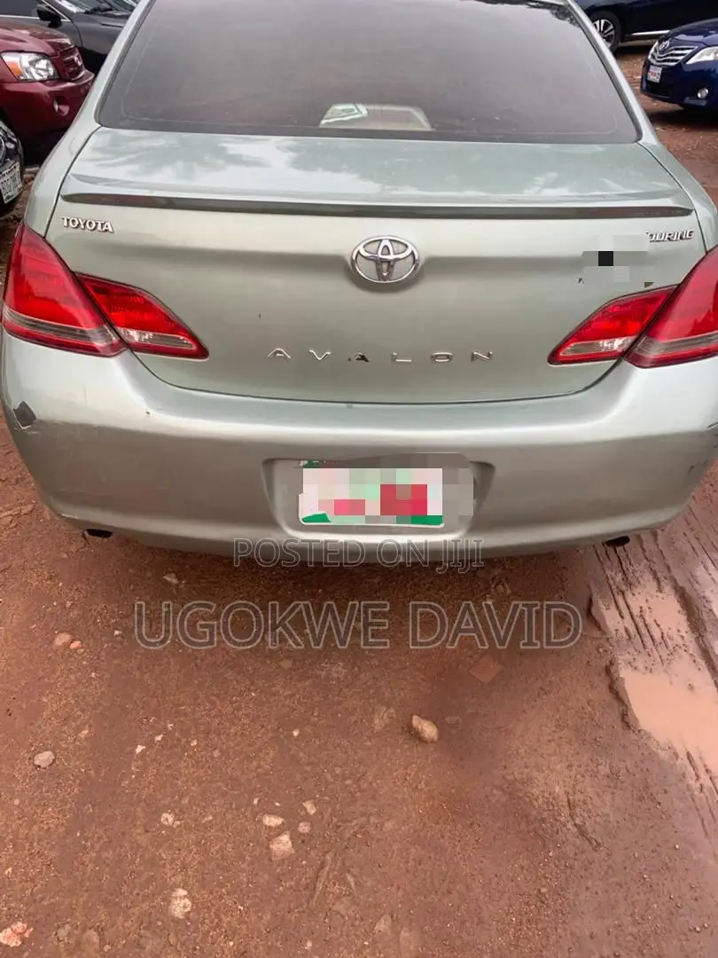 Toyota Avalon 2010 Silver